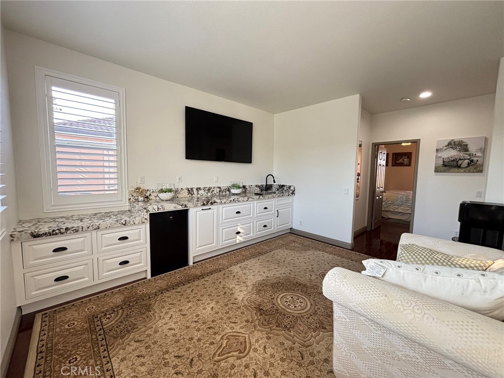 Chino Condo: 6863 Persimmon Street