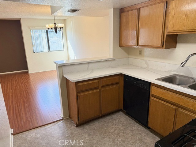 La Crescenta Condo: 3105 Montrose Avenue