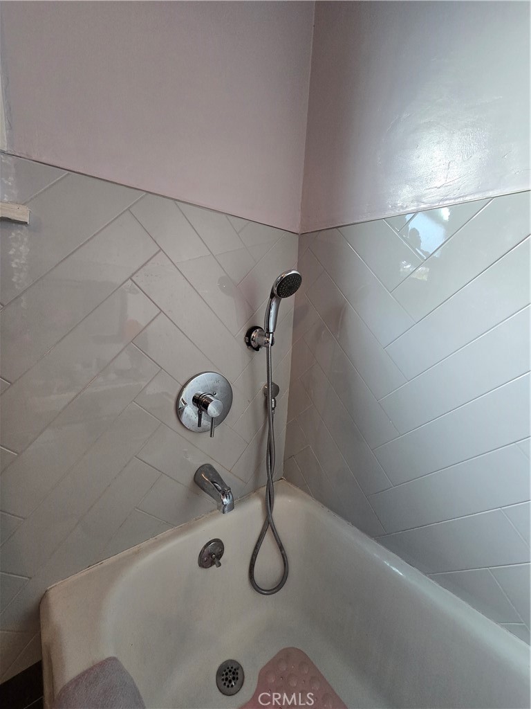 Los Angeles Condo: 3654 Roderick Road