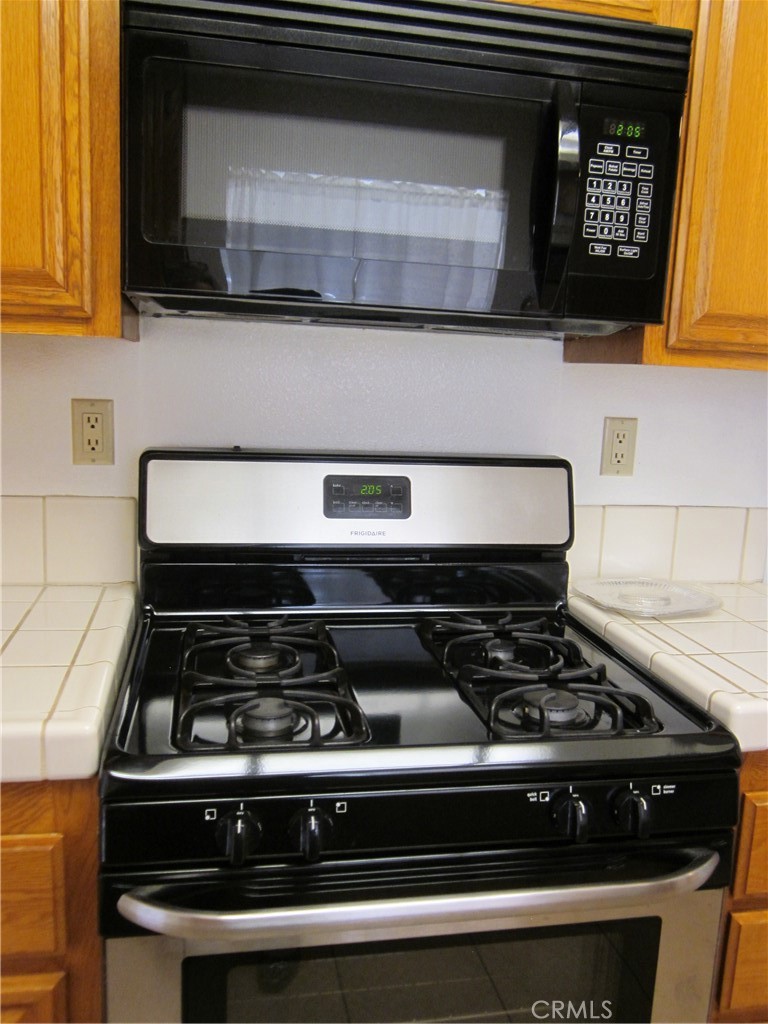 Lancaster Condo: 1021 Brianna Avenue