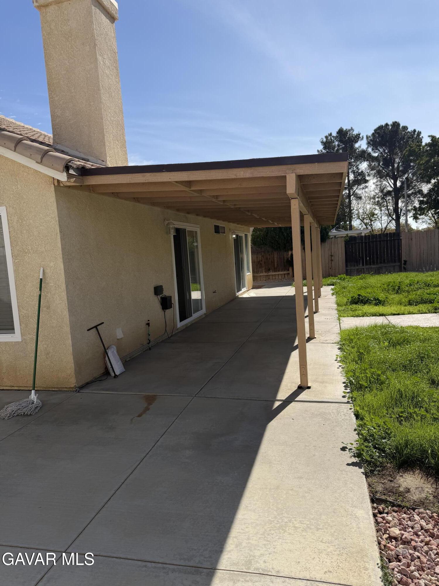 Lancaster Condo: 43425 32nd Street East