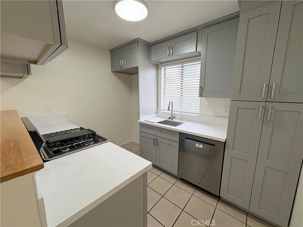 Montclair Condo: 5091 Bandera Street