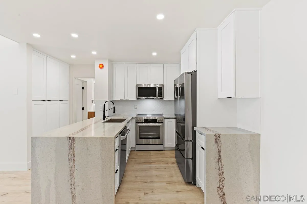 San Diego Condo: 1855 Diamond Street