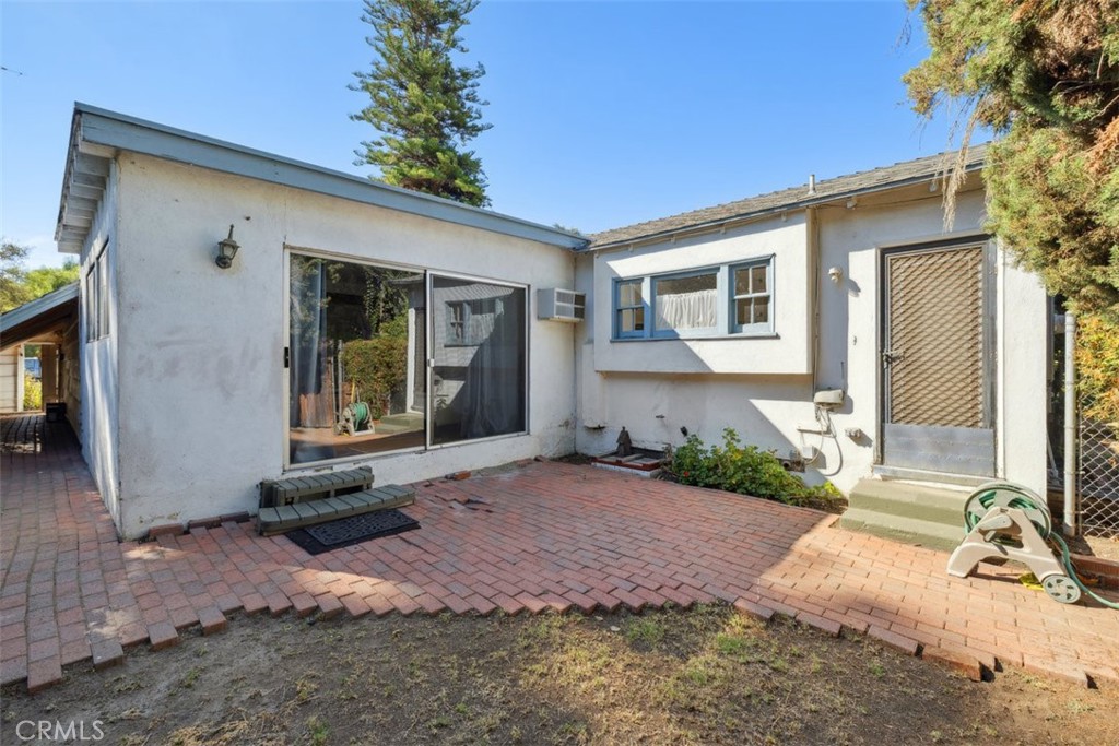 Woodland Hills Condo: 23265 Leonora Drive