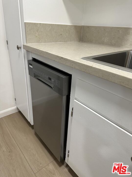 Los Angeles Condo: 12610 Caswell Avenue