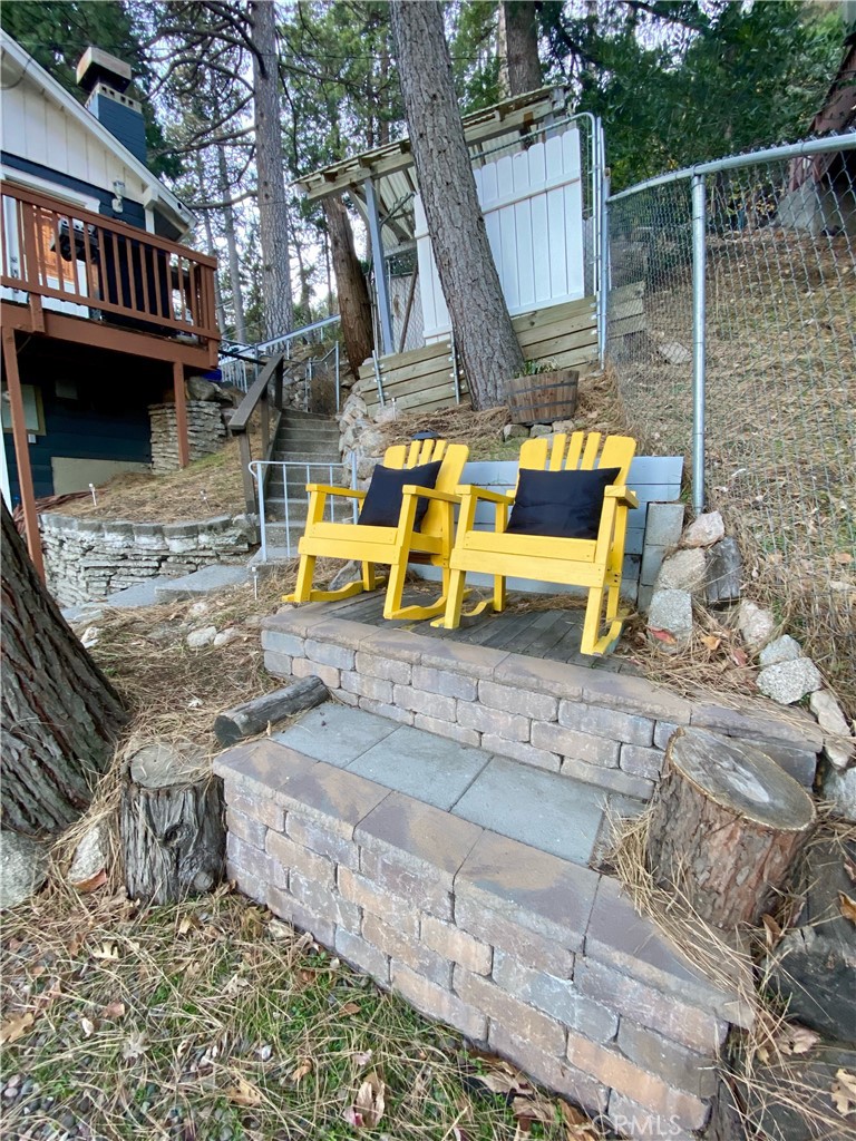 Crestline Condo: 23870 Lakeview Drive