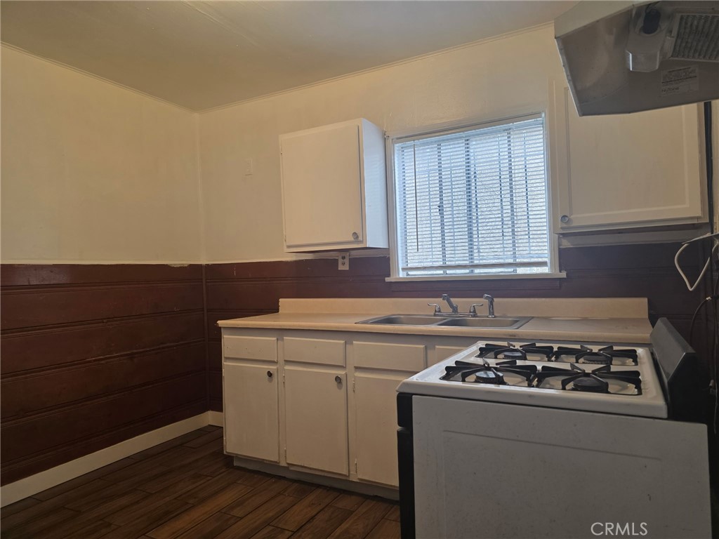 Compton Condo: 220 South Pannes Avenue
