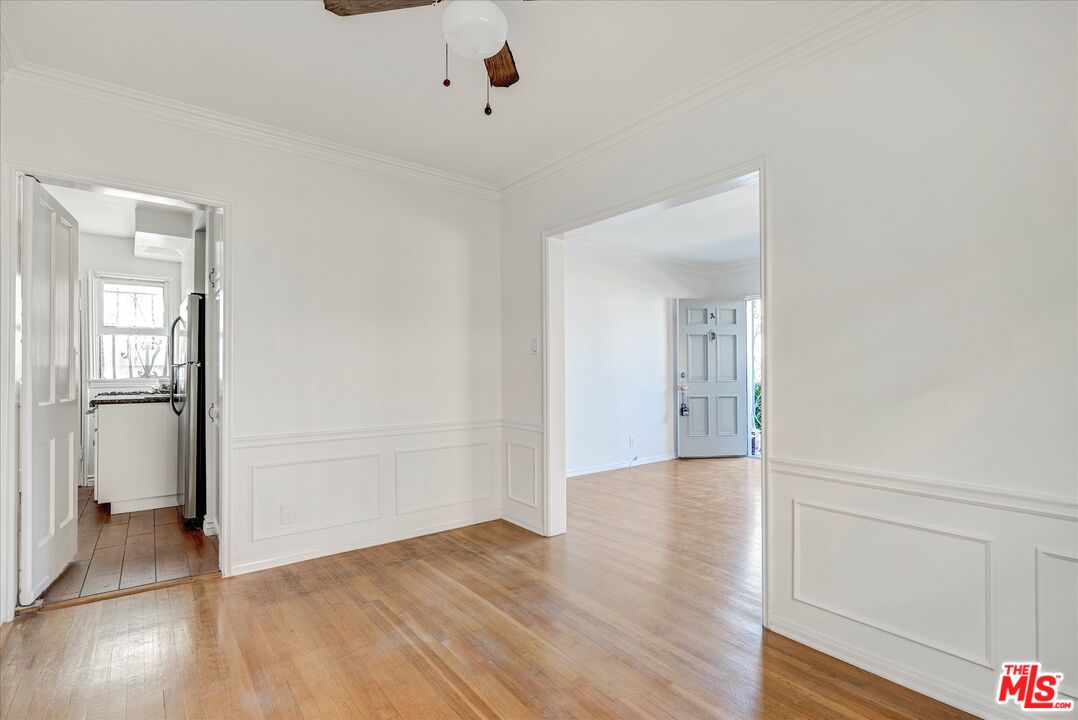 Beverly Hills Condo: 142 North Hamilton Drive