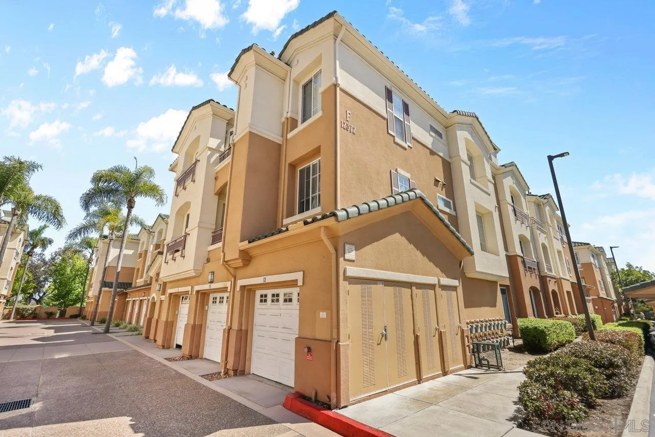 San Diego Condo: 12372 Carmel Country Road