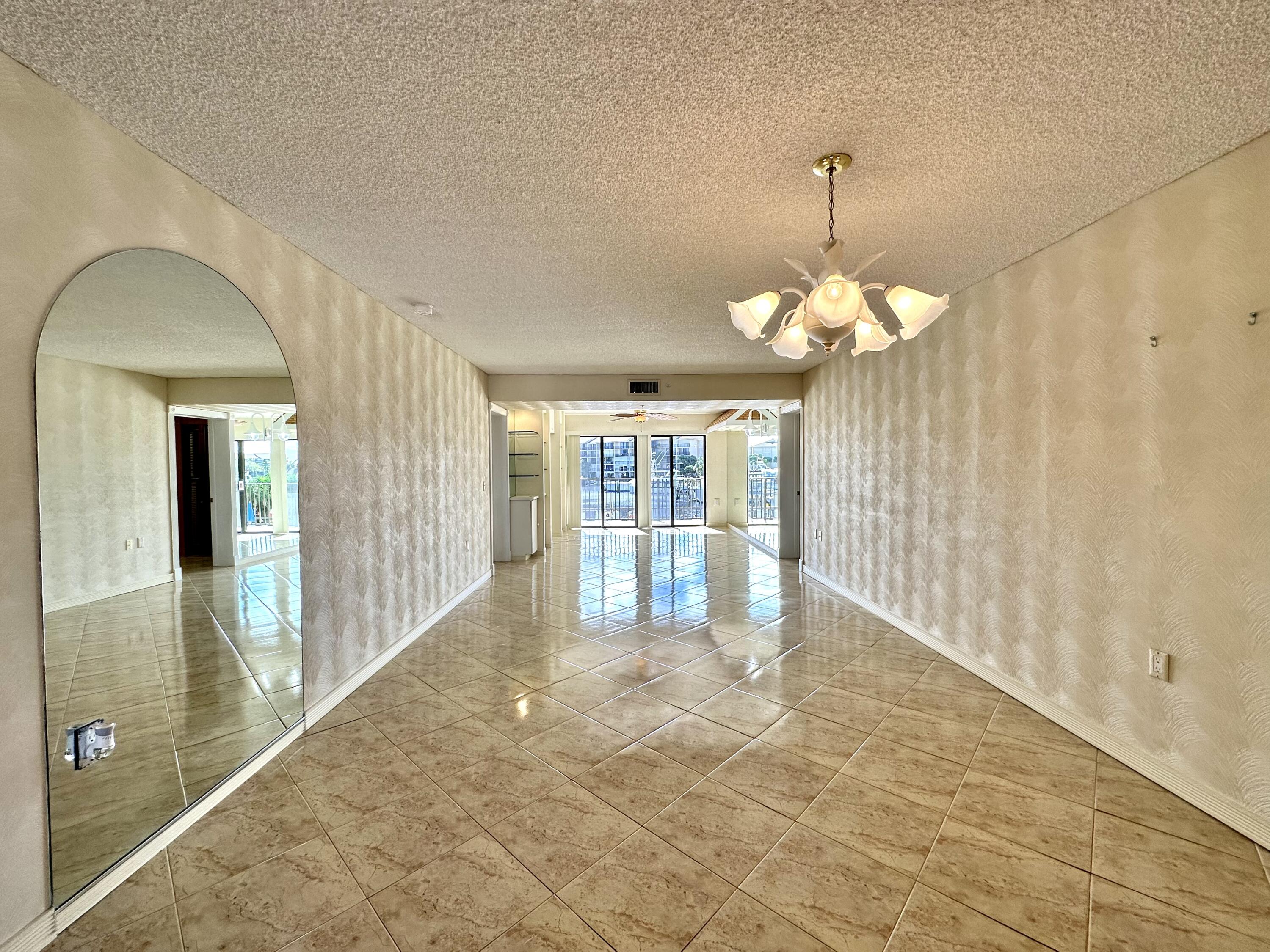 Jupiter Condo: 1501 Marina Isle Way