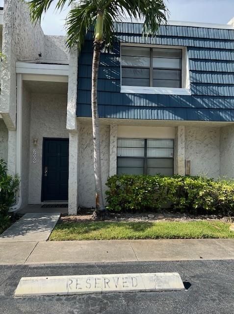 Hollywood Condo: 2609 North 40th Avenue