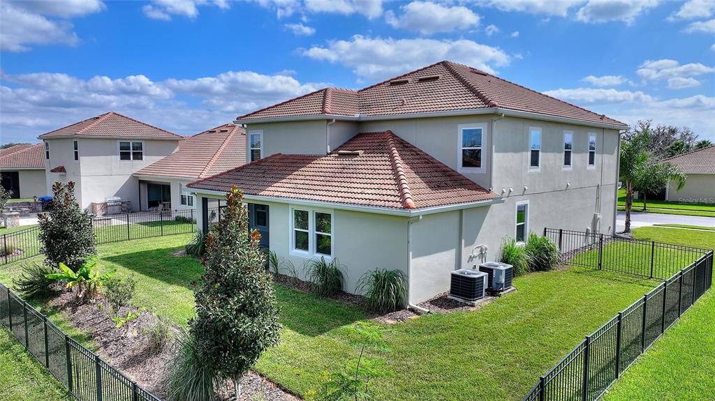 Davenport Condo: 8843 Fallen Oak Drive