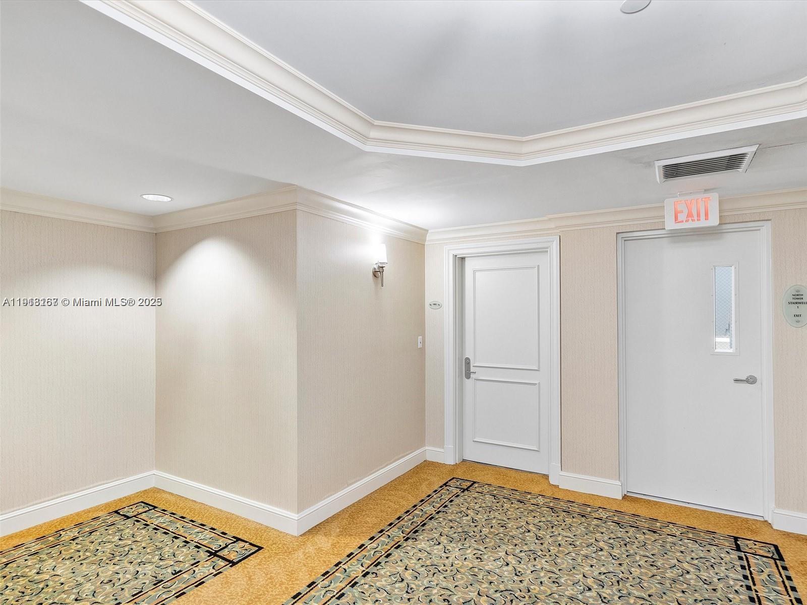 Aventura Condo: 20000 East Country Club Drive