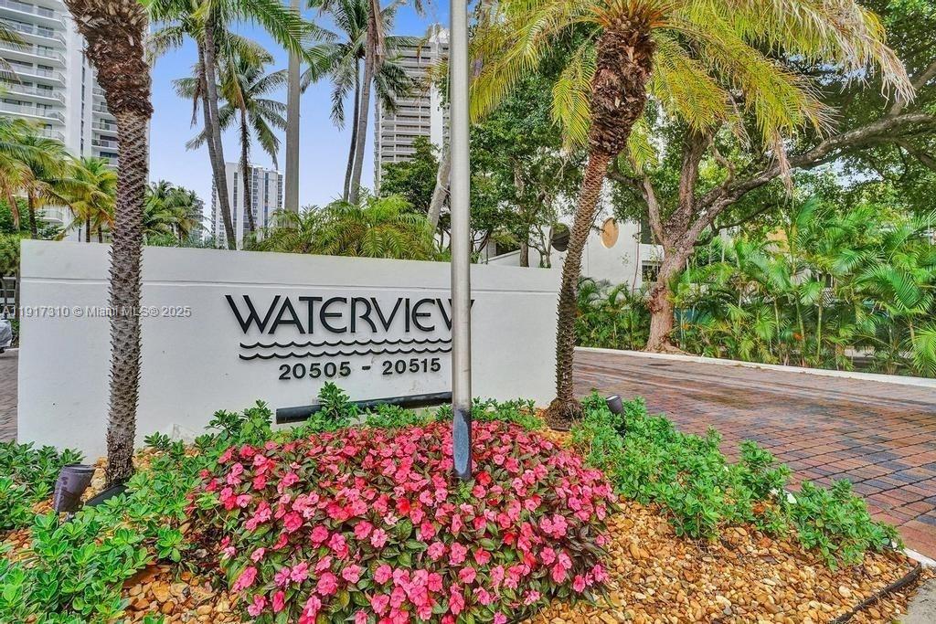 Aventura Condo: 20505 East Country Club Drive