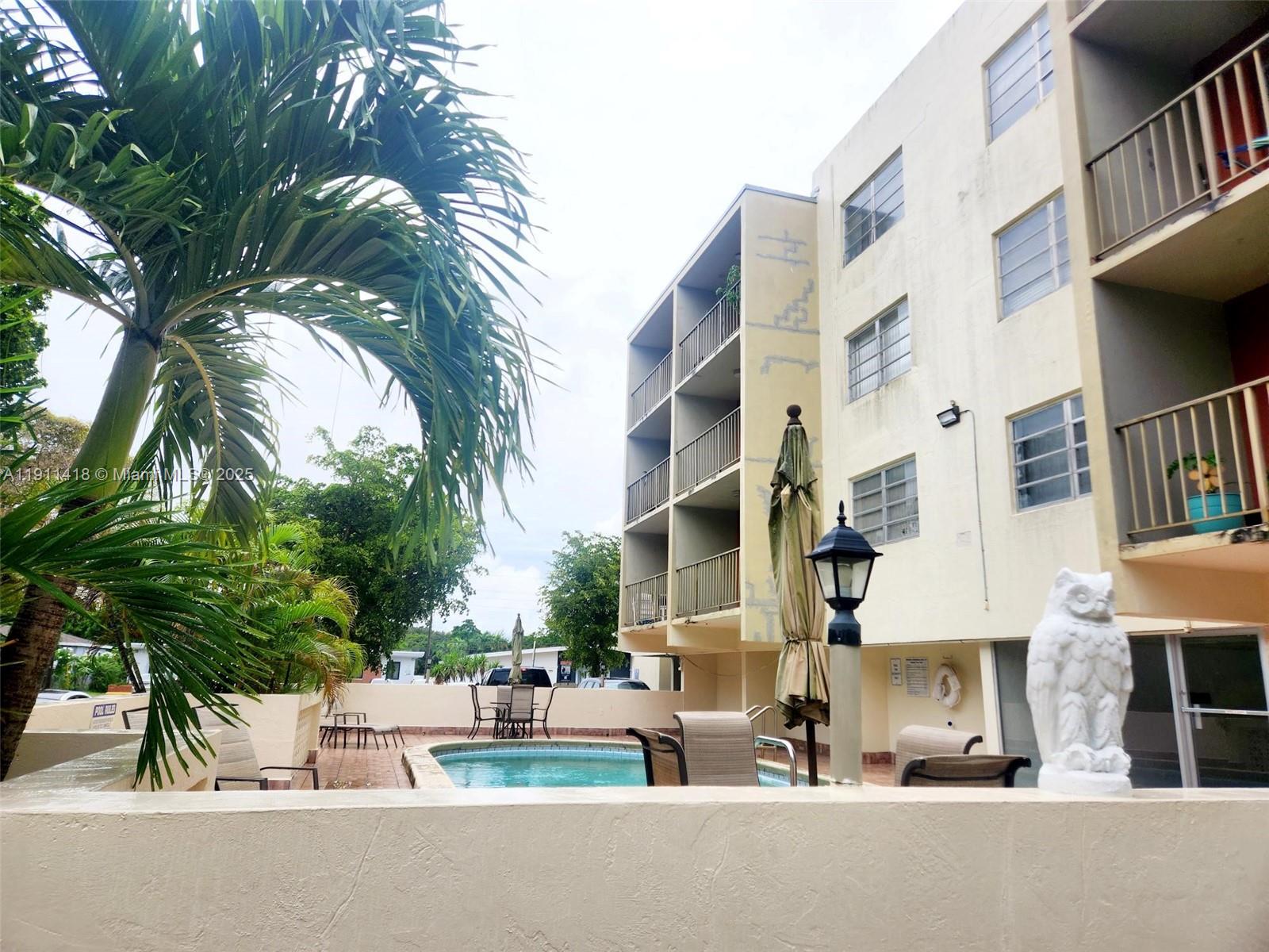 North Miami Condo: 1225 Northeast 124th Street