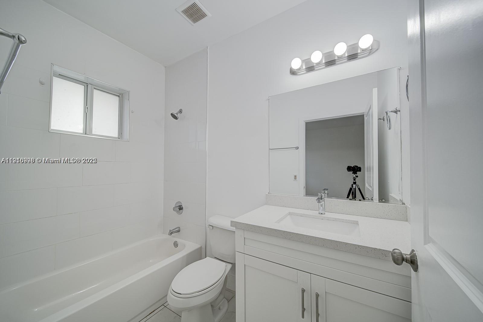 Miami Condo: 14708 Northeast 7th Avenue