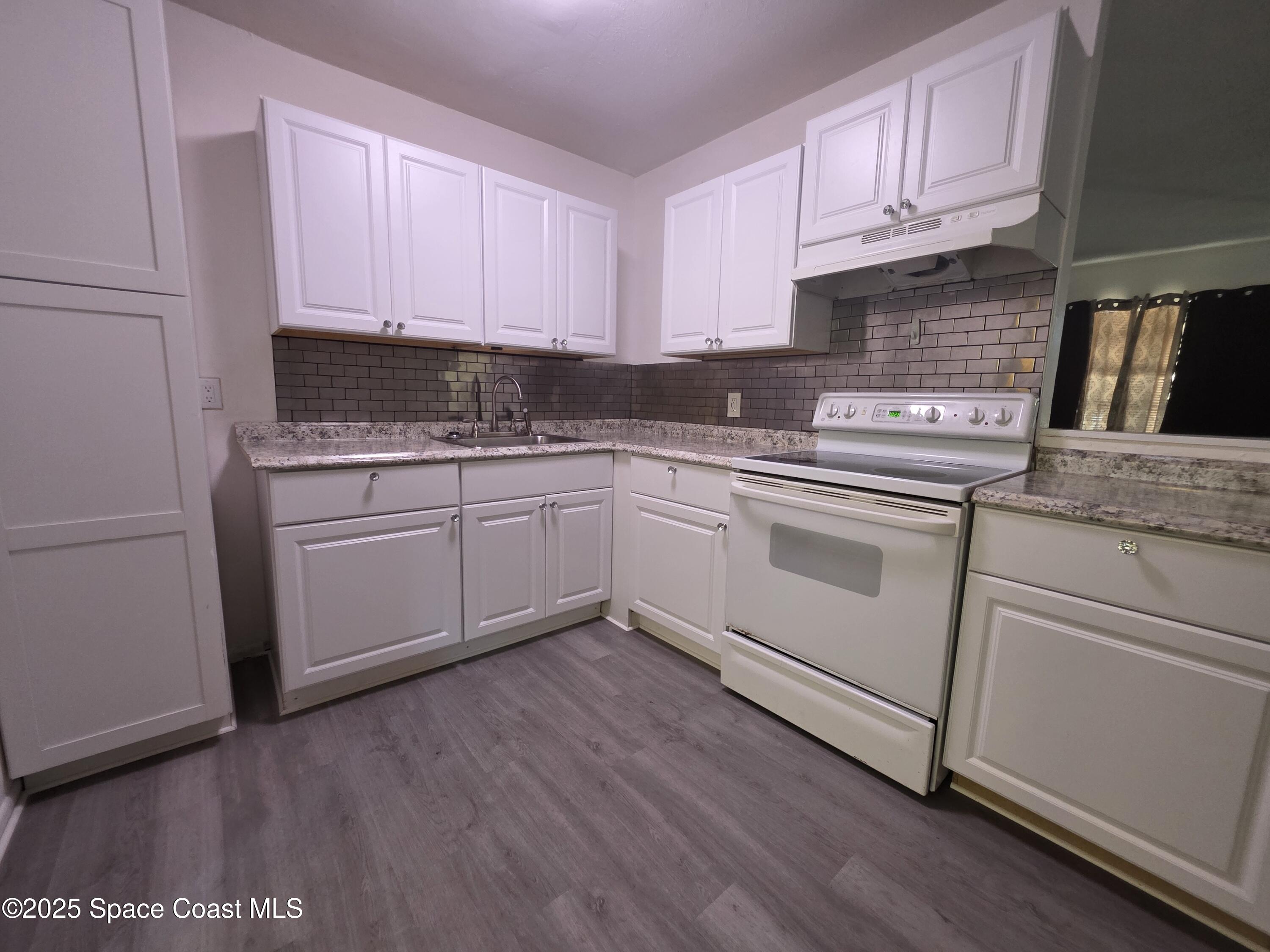 Melbourne Condo: 747 East University Boulevard