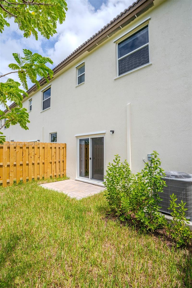 Homestead Condo: 2752 Southeast 26th Avenue