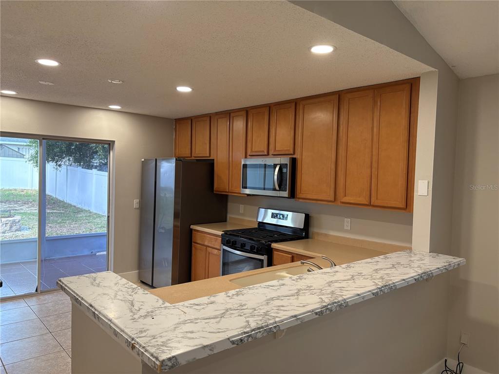 Davenport Condo: 3785 Huntwicke Boulevard