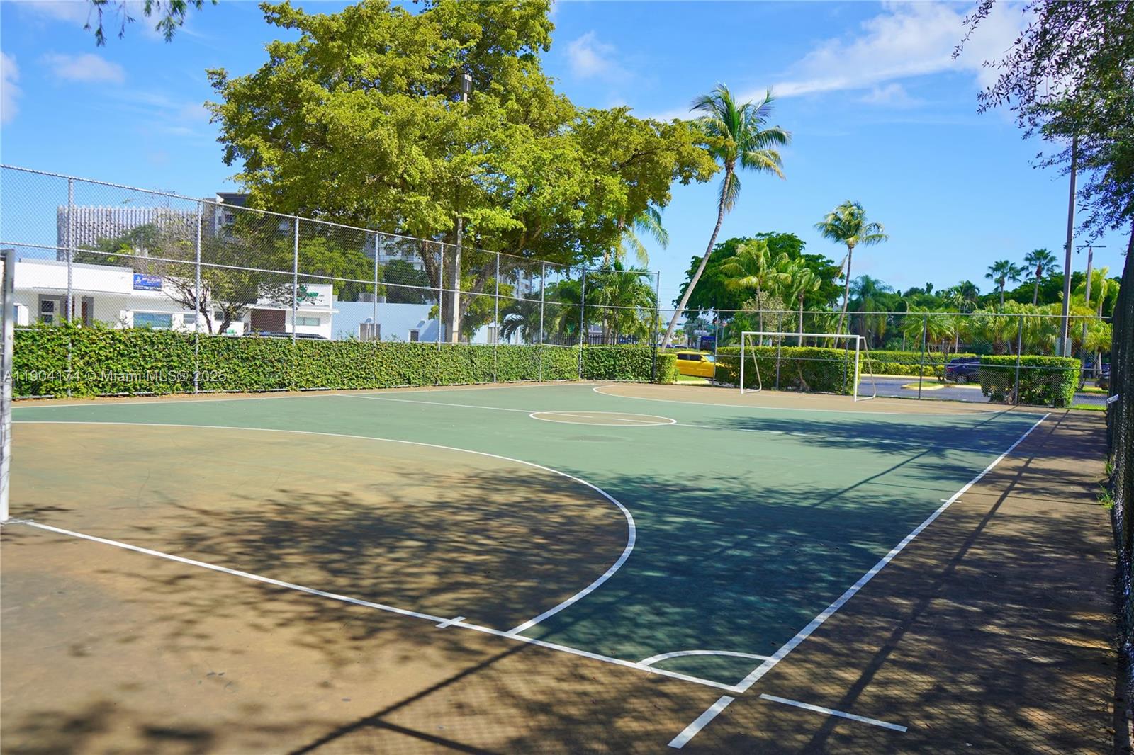 North Miami Condo: 1470 Northeast 123rd Street