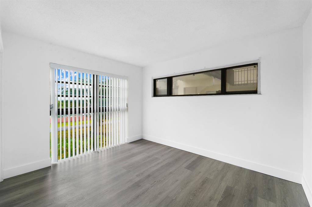 Miami Condo: 650 Northeast 149th Street