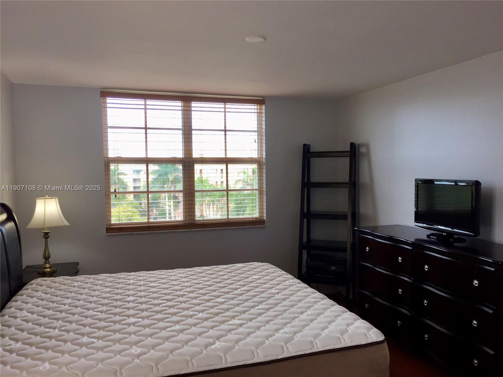 Aventura Condo: 19555 East Country Club Drive