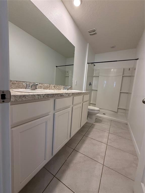 Davenport Condo: 170 Feltrim Reserve Boulevard