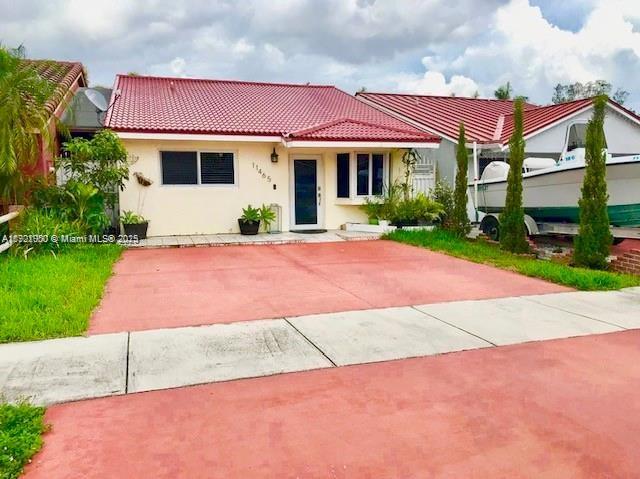 Hialeah Gardens Condo: 11465 Northwest 87th Place