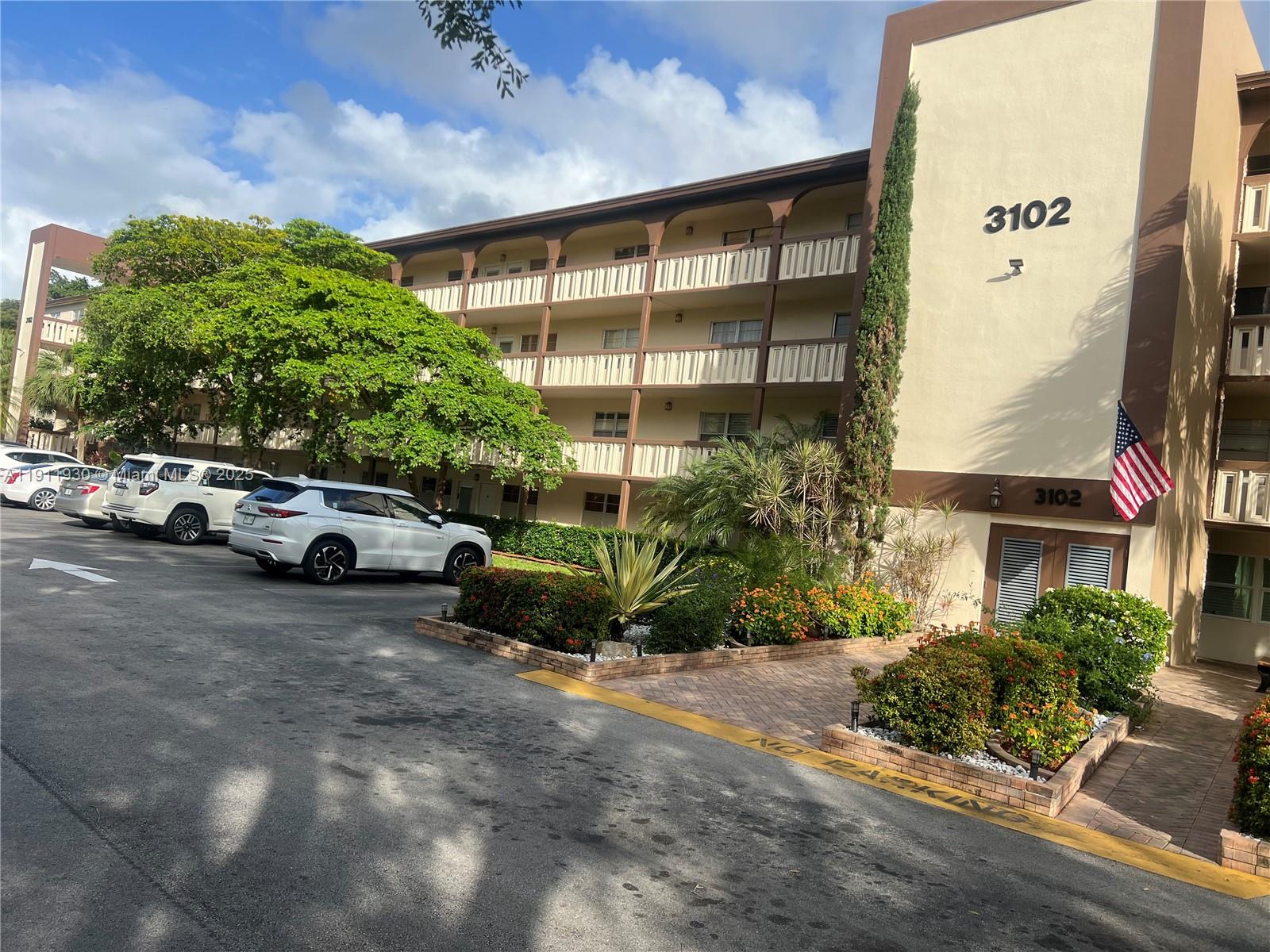 Coconut Creek Condo: 3102 Portofino Point