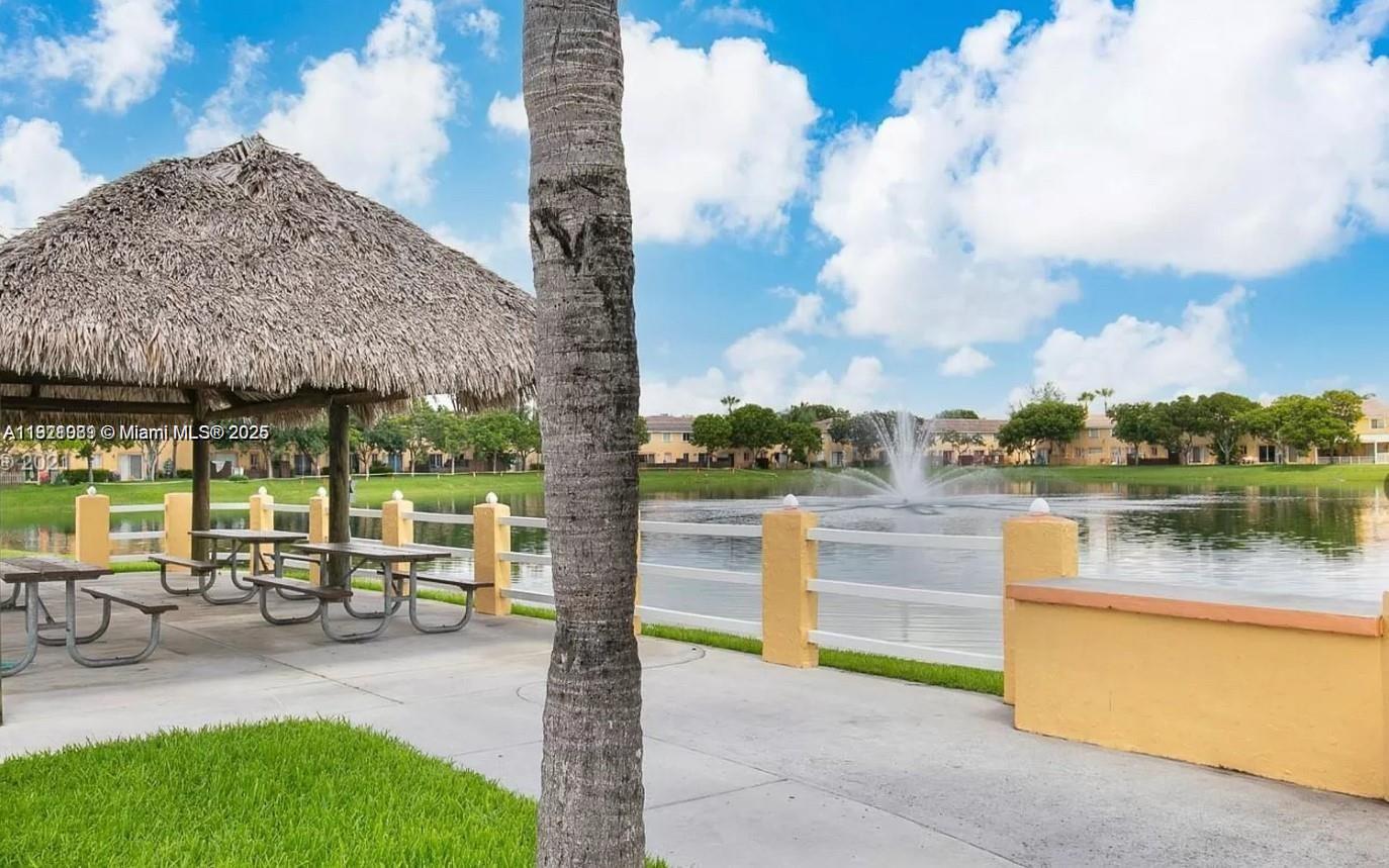 Homestead Condo: 1660 Southeast 29th Street