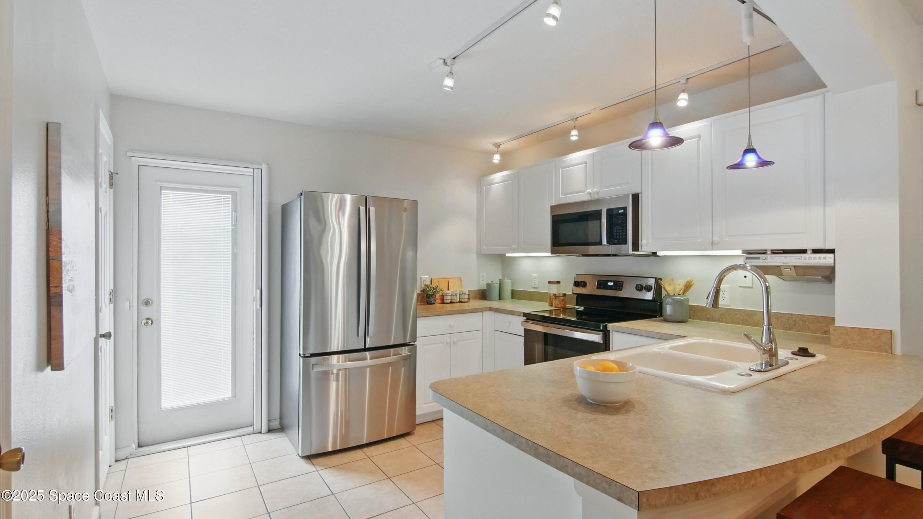 Melbourne Condo: 1160 Luminary Circle