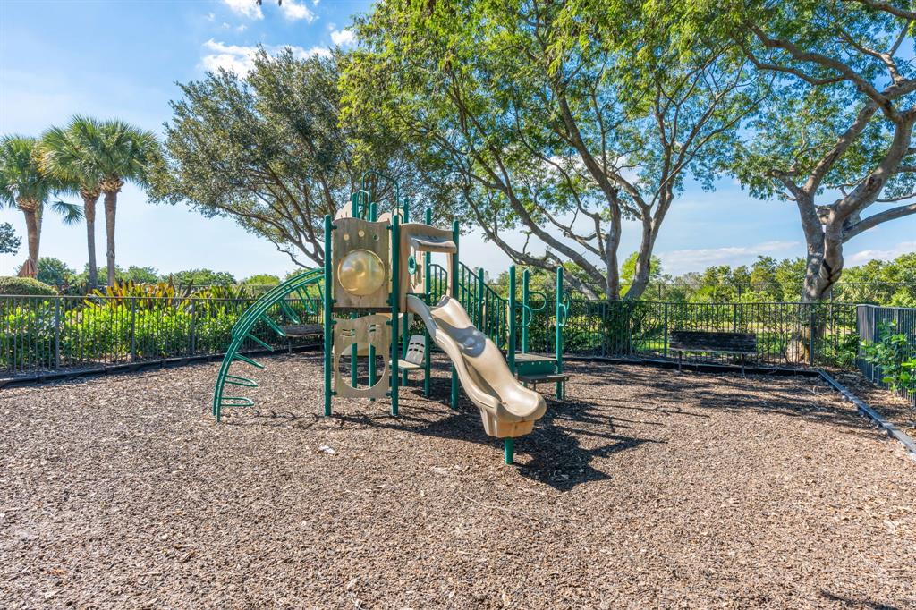 Parkland Condo: 8098 Northwest 128th Lane