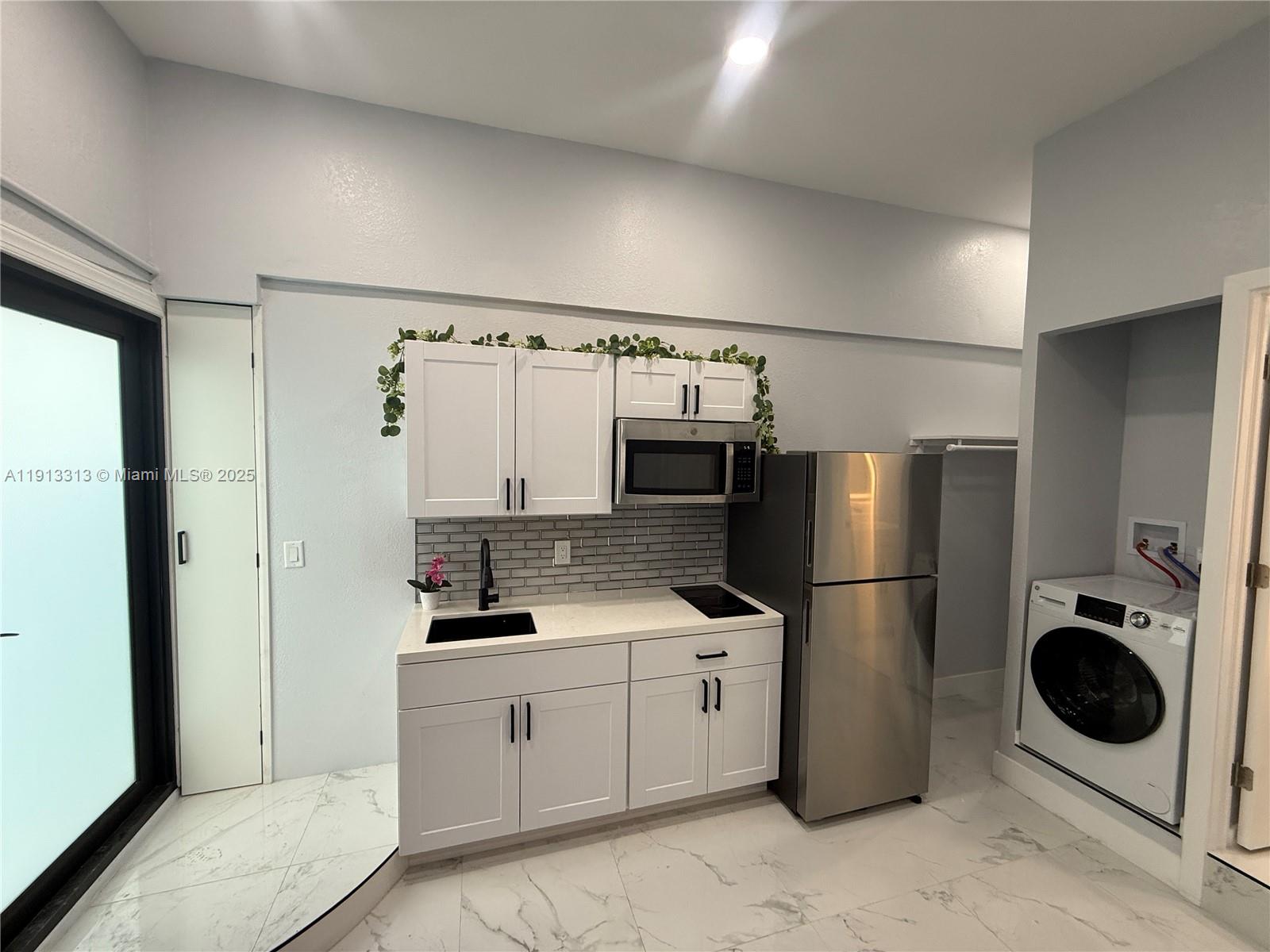 Miami Condo: Goulds