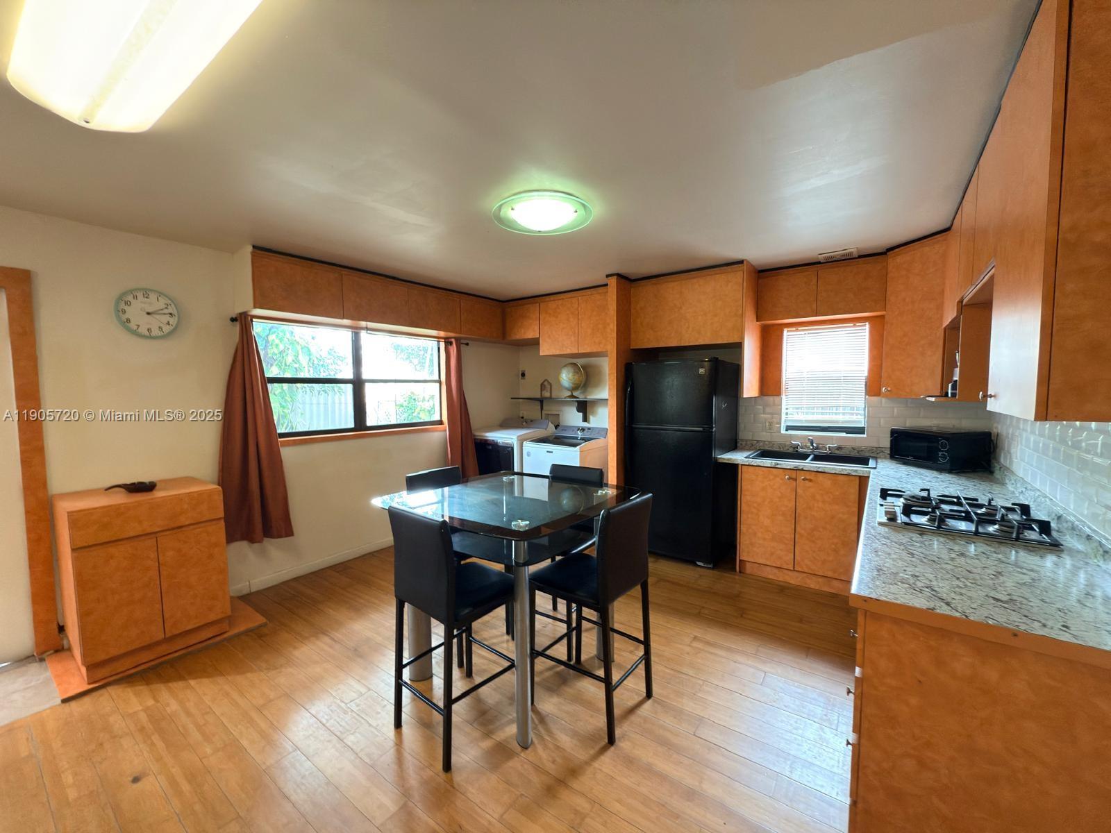 Sunrise Condo: 11460 Northwest 37th Street