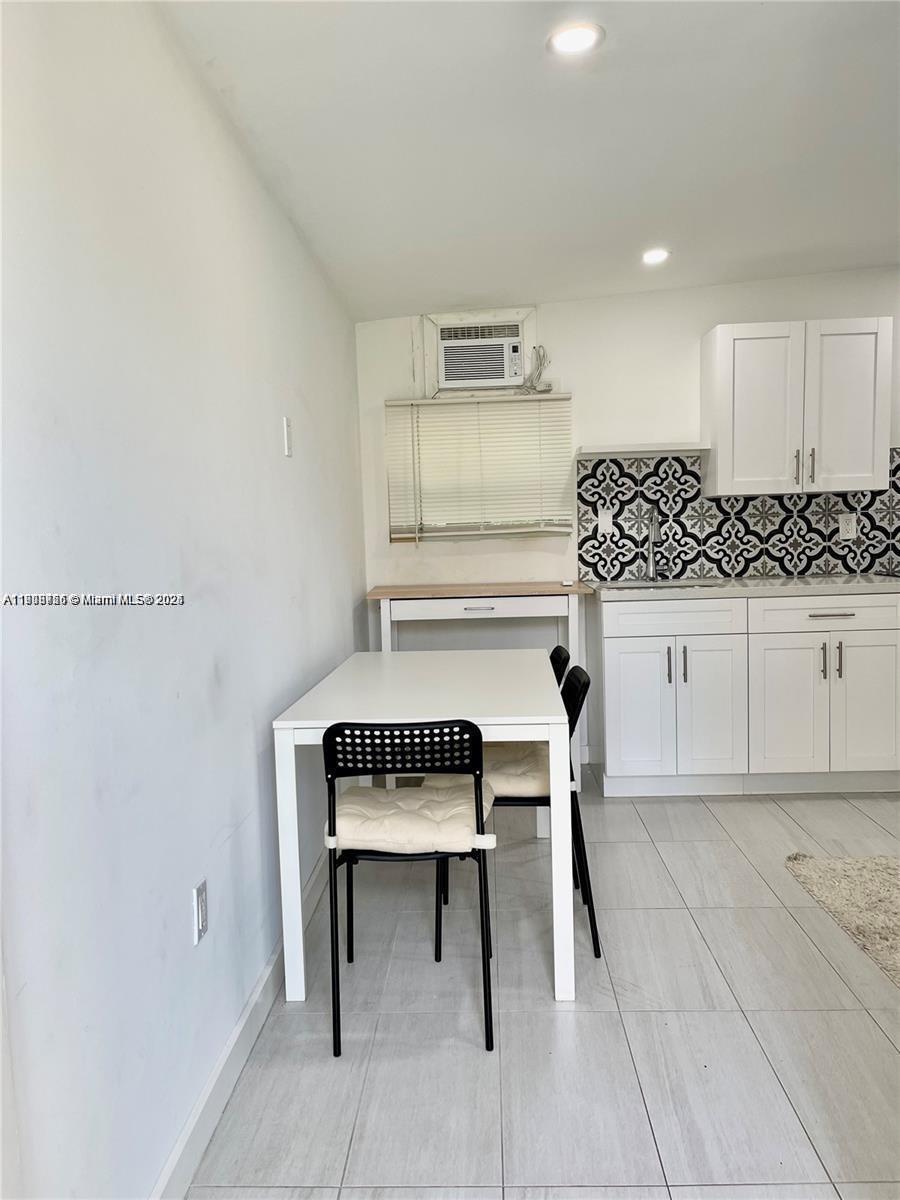 Hollywood Condo: 2310 North 57th Way