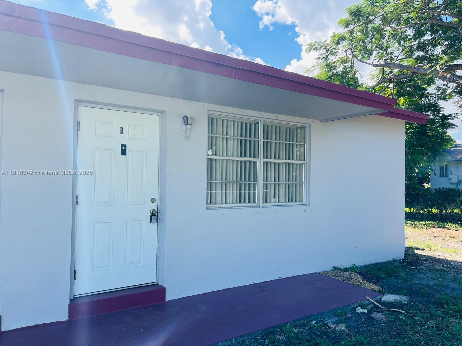 Dania Beach Condo: 125 Northwest 12th Avenue