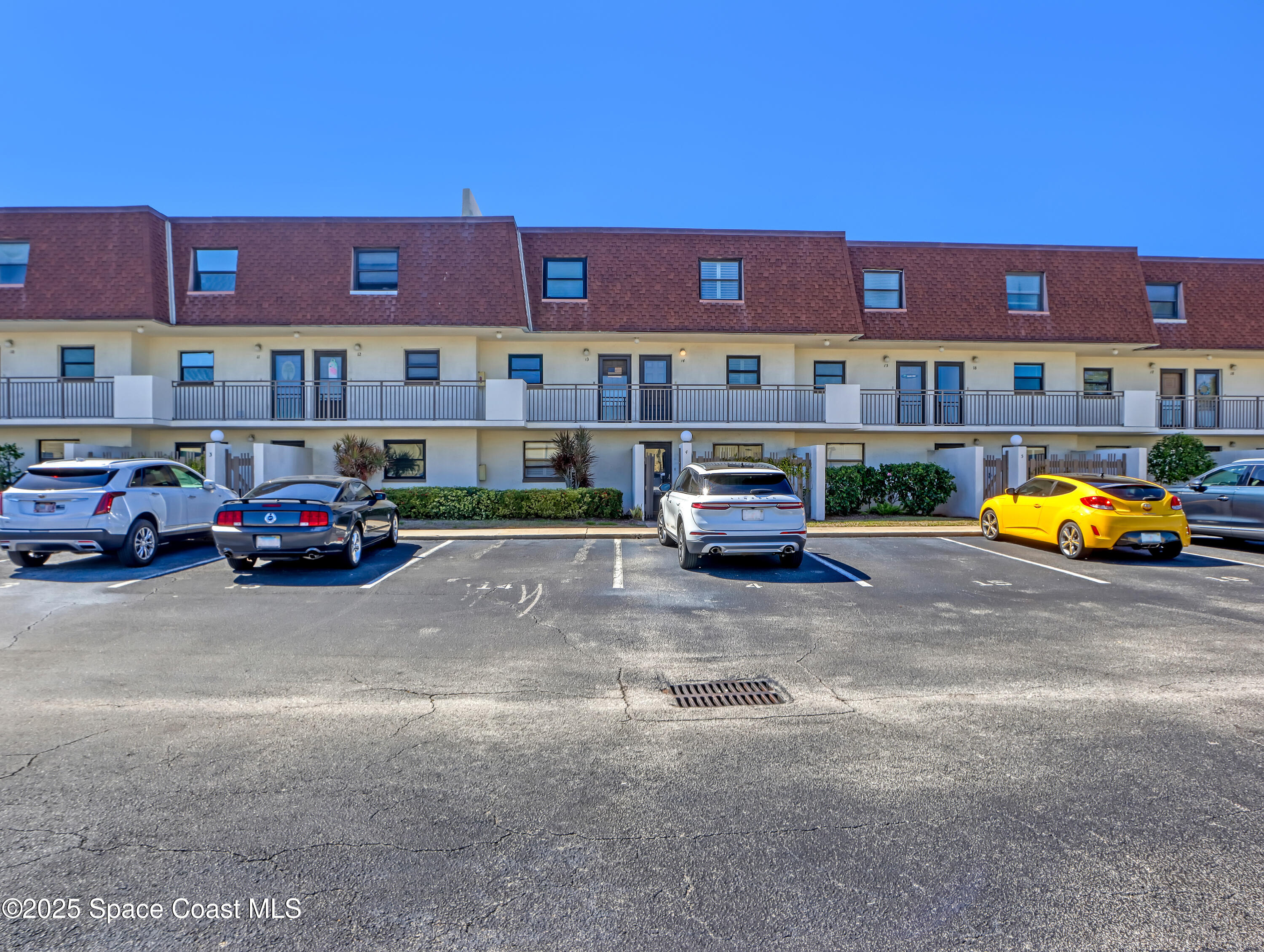 Melbourne Condo: 170 Paradise Boulevard