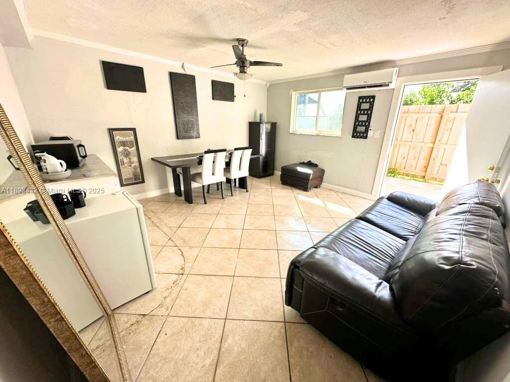 Oakland Park Condo: 240 Northwest 53rd Court