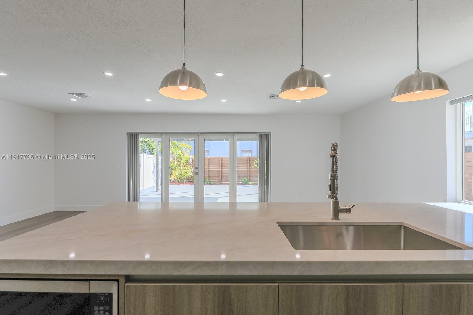 Hollywood Condo: 2795 North 40th Avenue