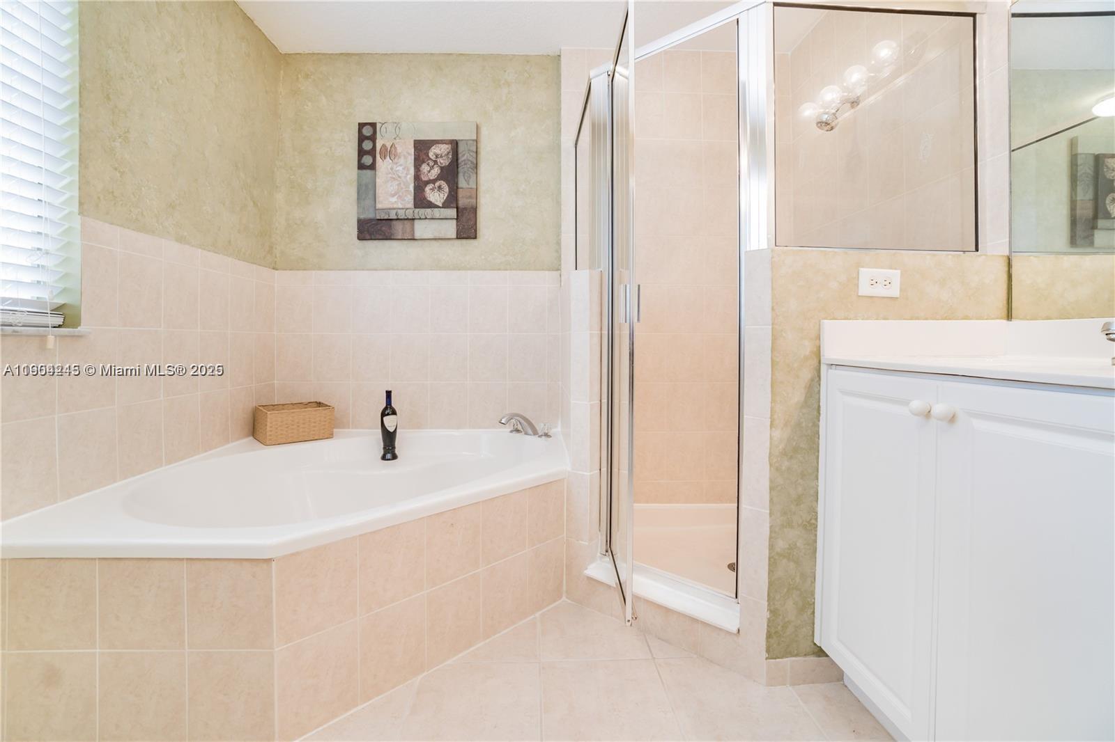 Sunrise Condo: 11425 Northwest 34th Place