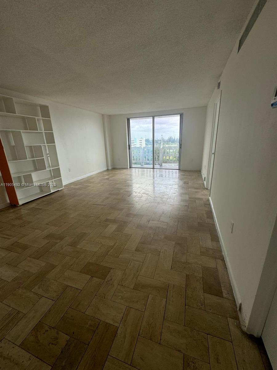 Miami Condo: 15600 Northwest 7th Avenue