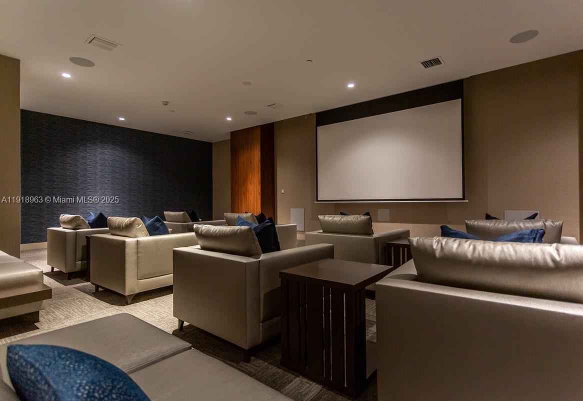 Doral Condo: 5250 Northwest 84th Avenue