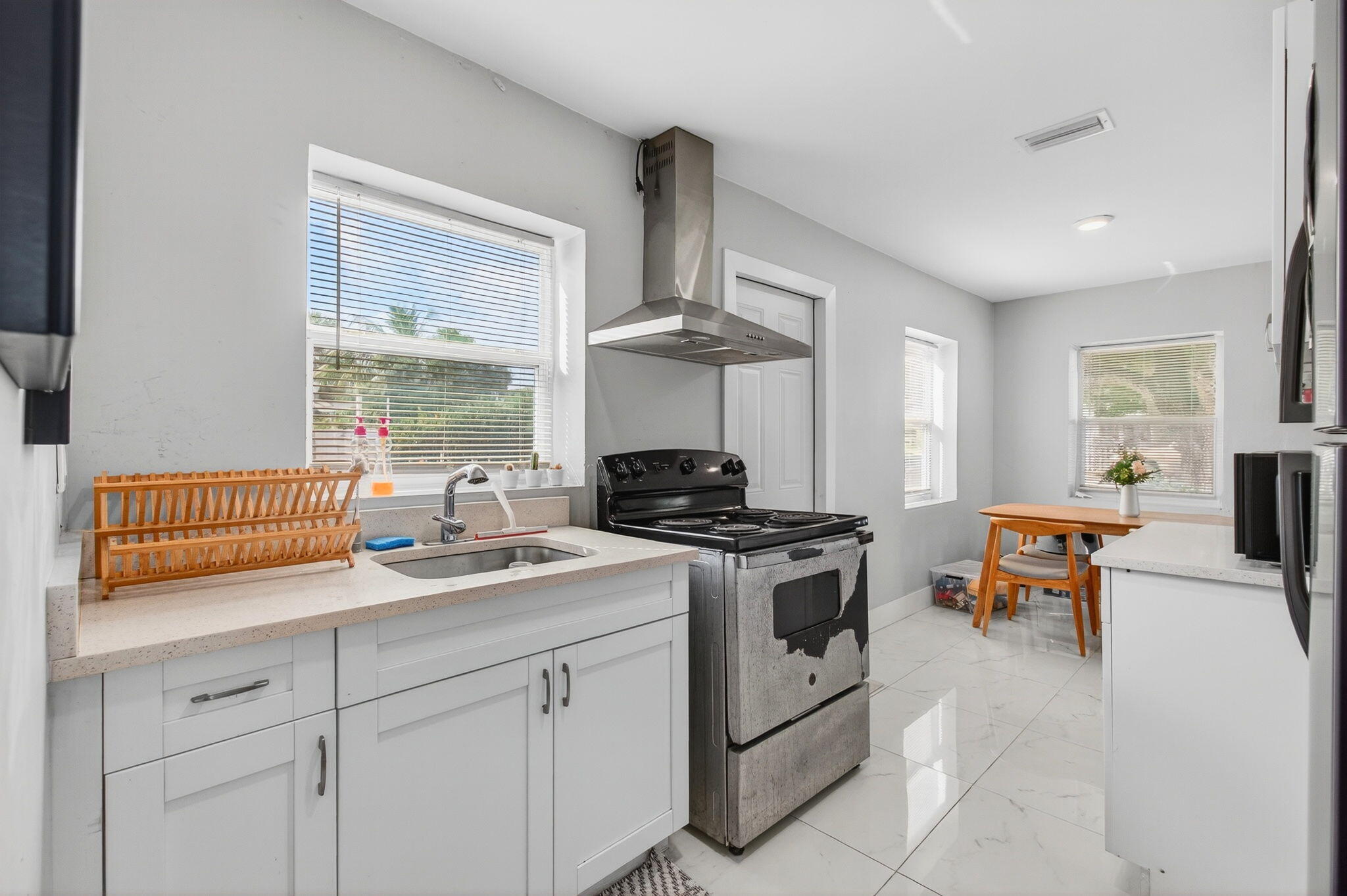 Lake Worth Beach Condo: 614 North E Street