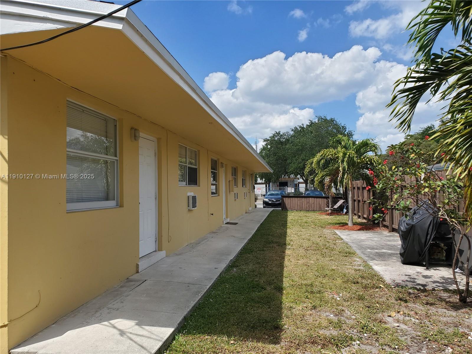 Dania Beach Condo: 26 Southeast 3rd Terrace