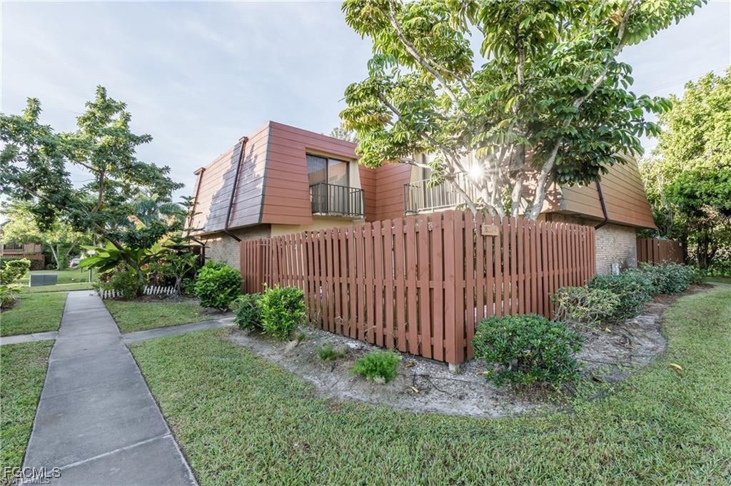 Fort Myers Condo: 1520 Park Meadows Drive