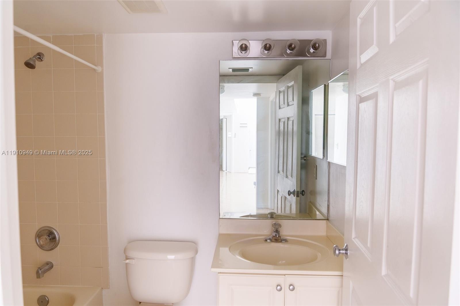 Dania Beach Condo: 509 East Sheridan Street