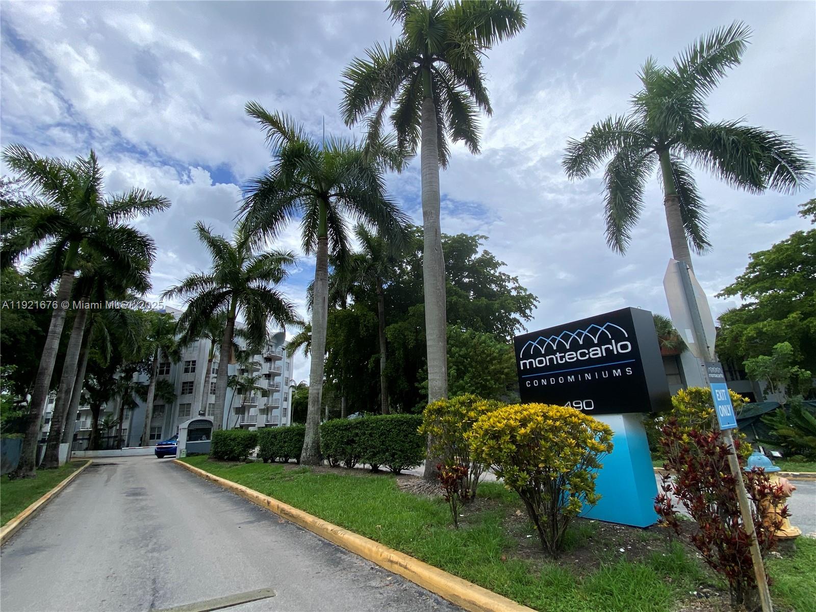 Miami Condo: 492 Northwest 165th Street