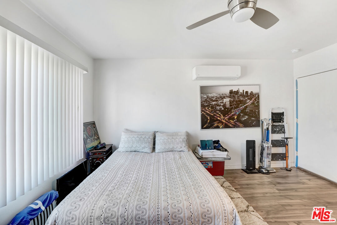 Los Angeles Condo: 1740 Hauser Boulevard