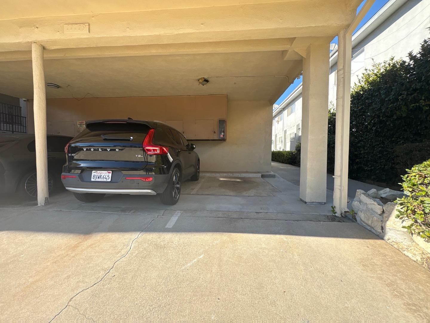 Los Angeles Condo: 11719 Mayfield Avenue