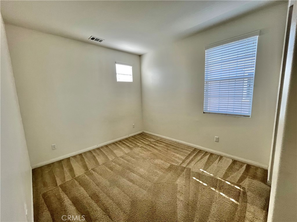 Eastvale Condo: 5955 Ginger Drive
